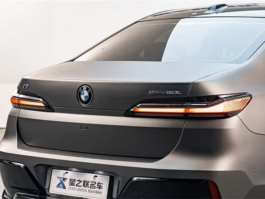BMW i7 — фото 8