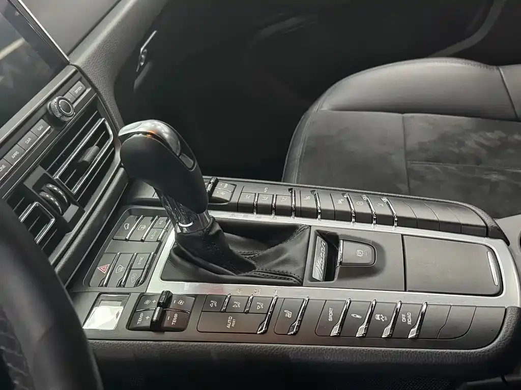 Porsche Macan — фото 10