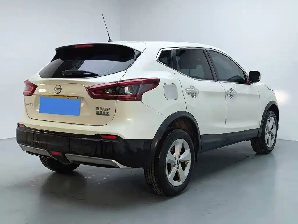 Nissan Qashqai — фото 8