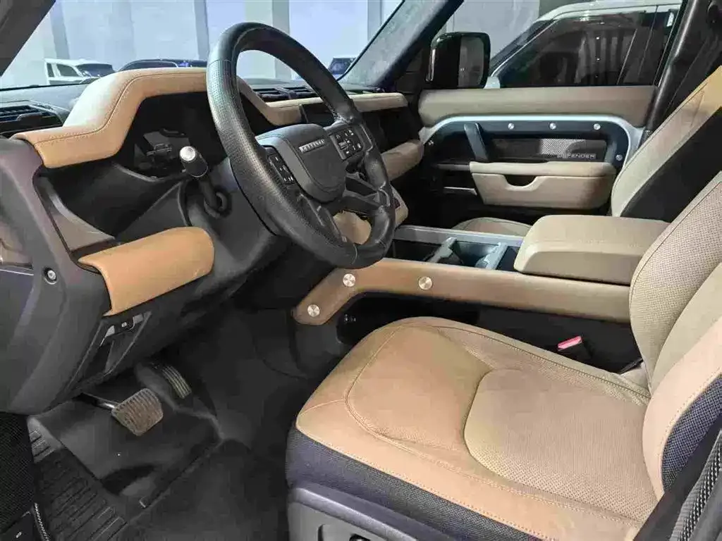 Land Rover Defender — фото 10