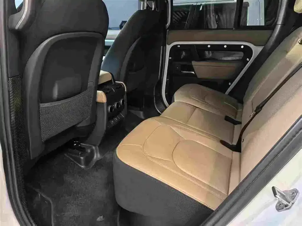 Land Rover Defender — фото 6