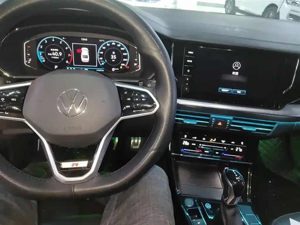 Volkswagen Passat — фото 8