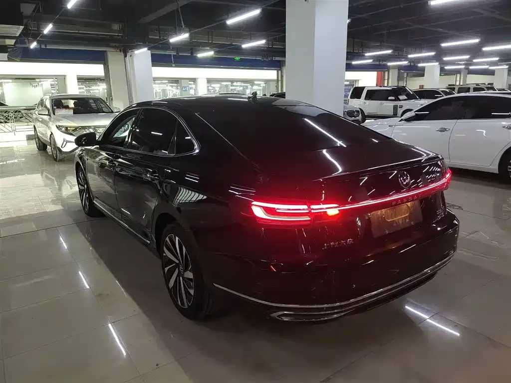 Volkswagen Passat — фото 9