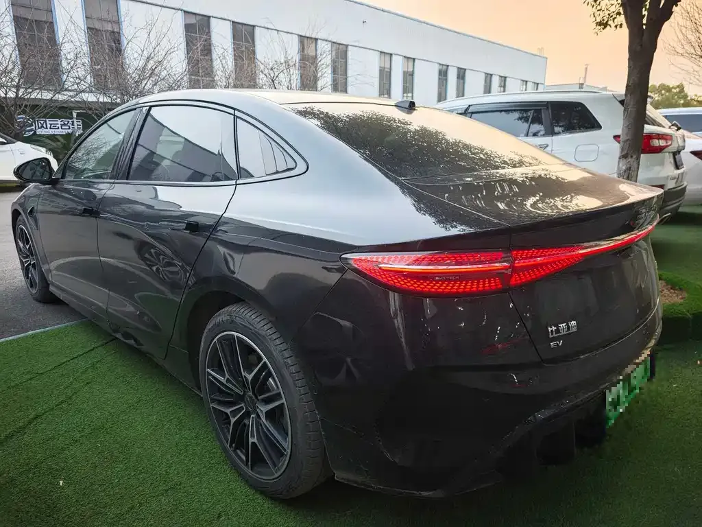 BYD Seal — фото 3