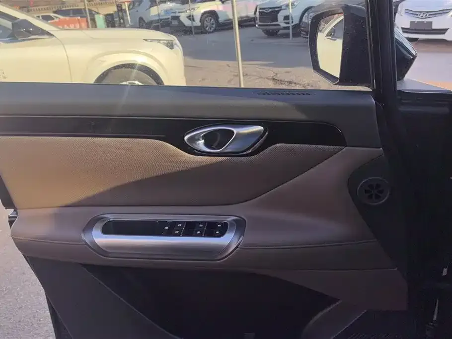 GAC Motor Trumpchi E8 — фото 2