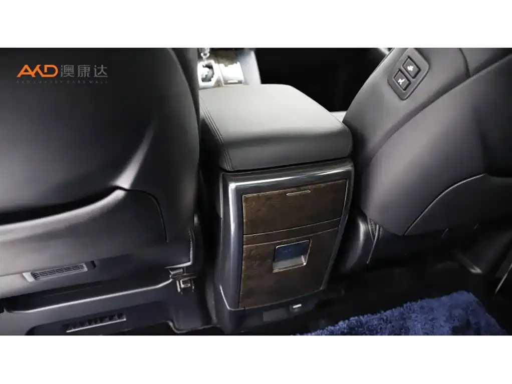 Toyota Vellfire — фото 6