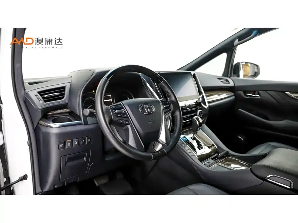Toyota Vellfire — фото 8