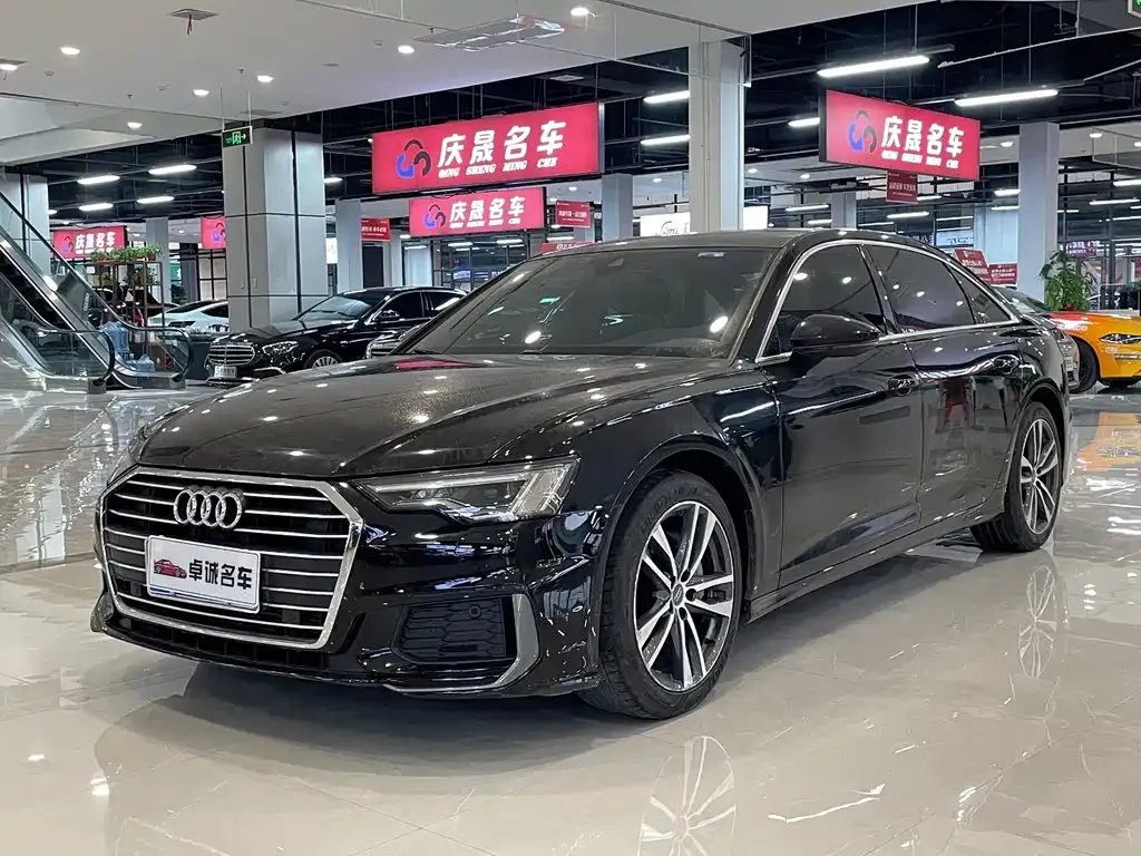 Audi A6L — фото 1