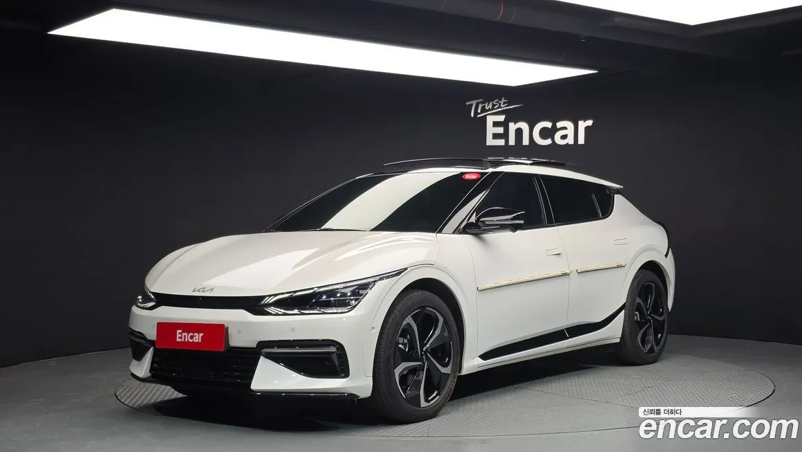 Kia EV6 — фото 1