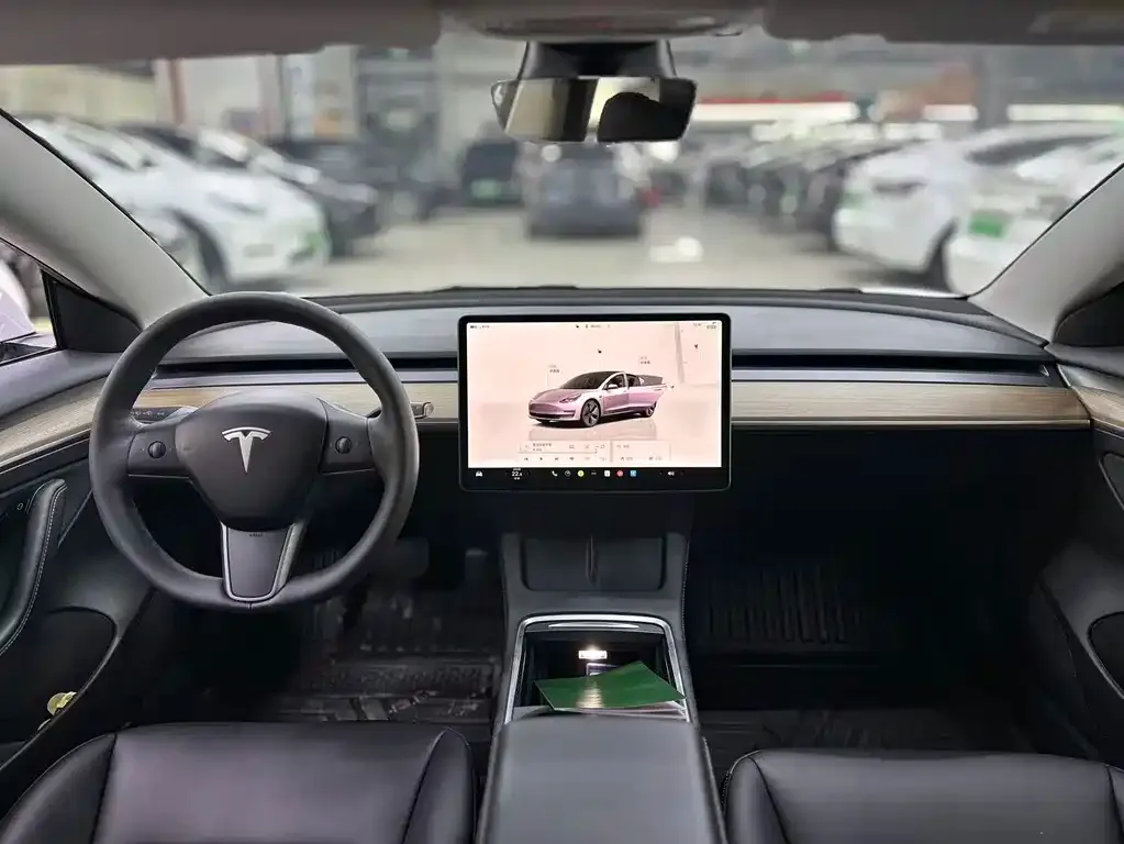 Tesla Model 3 — фото 9