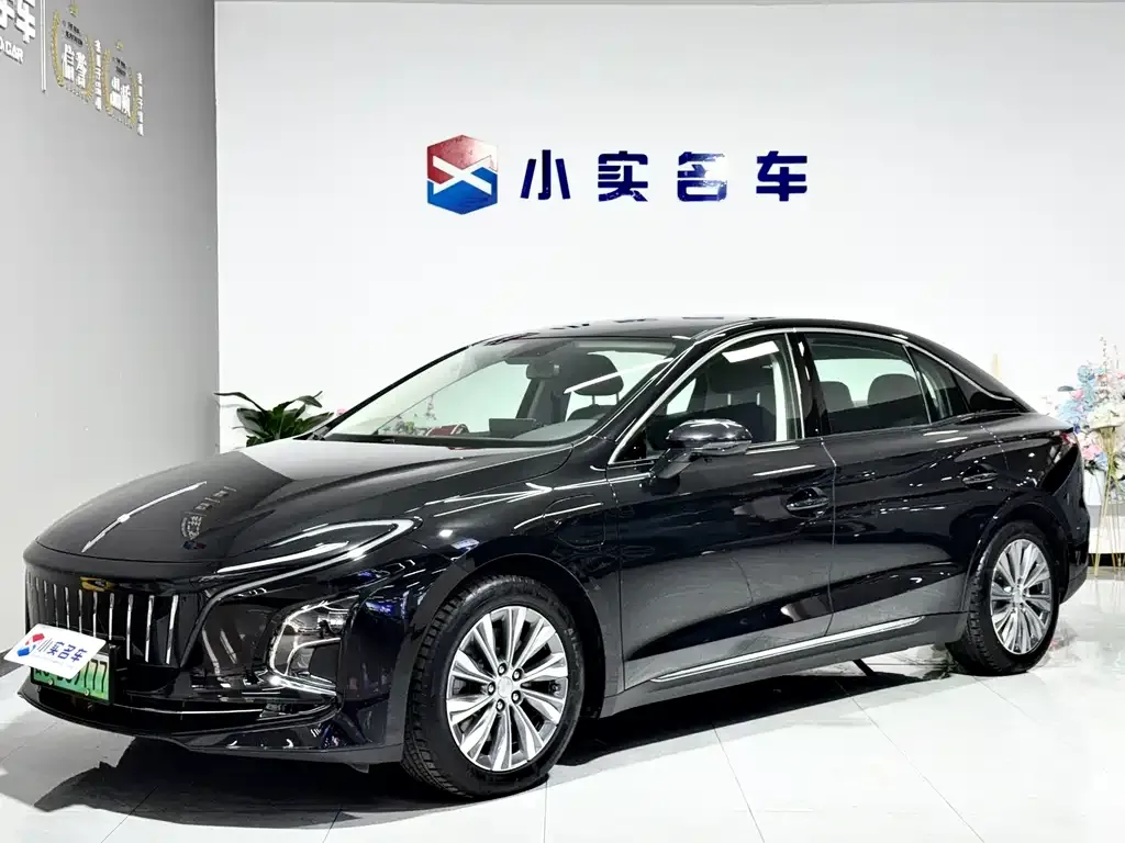 Hongqi E-QM5 — фото 1