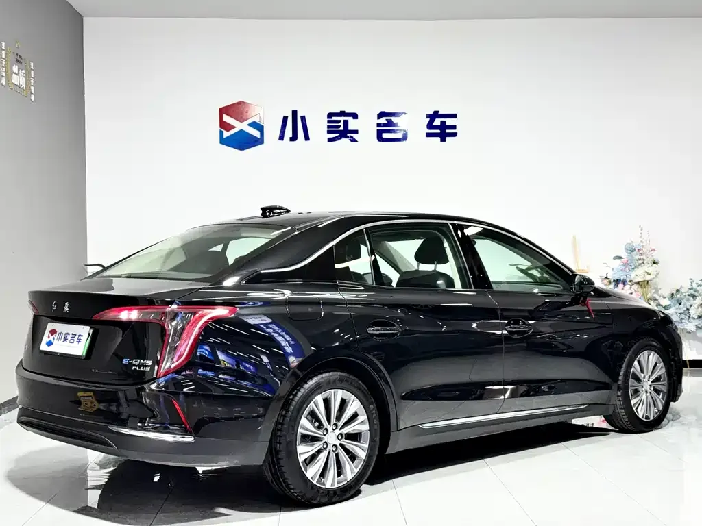 Hongqi E-QM5 — фото 2