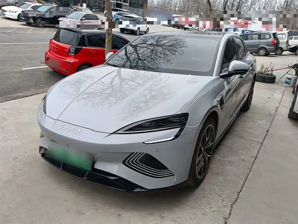 BYD Seal — фото 1