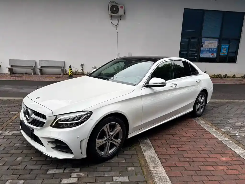 Mercedes-Benz C-Class — фото 1