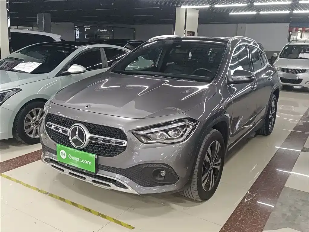 Mercedes-Benz GLA — фото 1