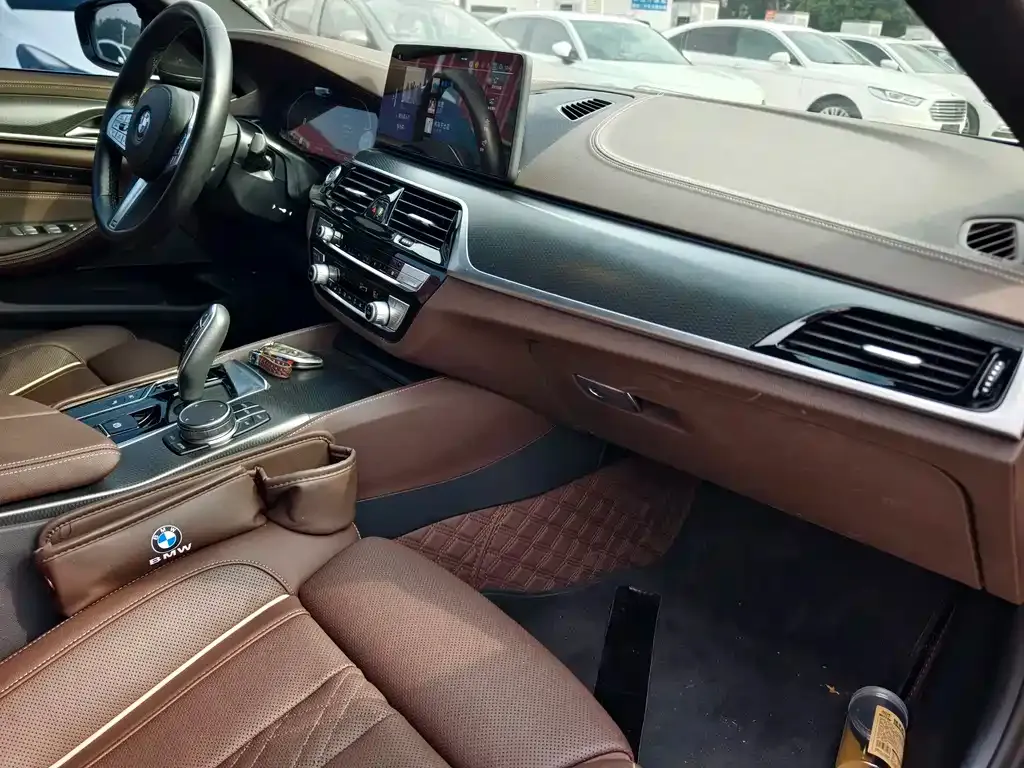 BMW 5 Series New Energy — фото 10