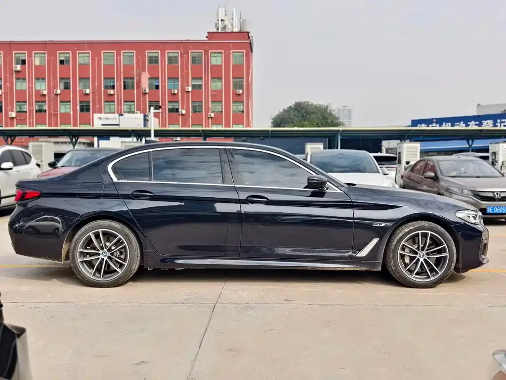 BMW 5 Series New Energy — фото 4