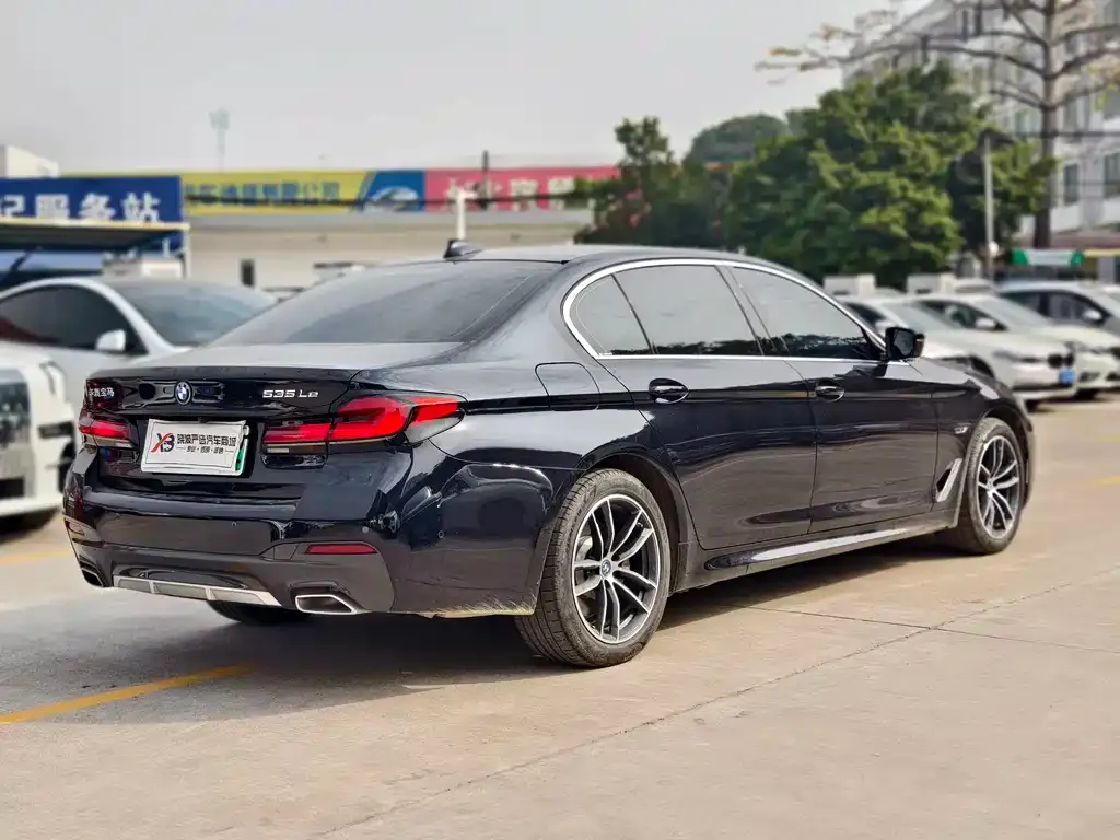 BMW 5 Series New Energy — фото 7