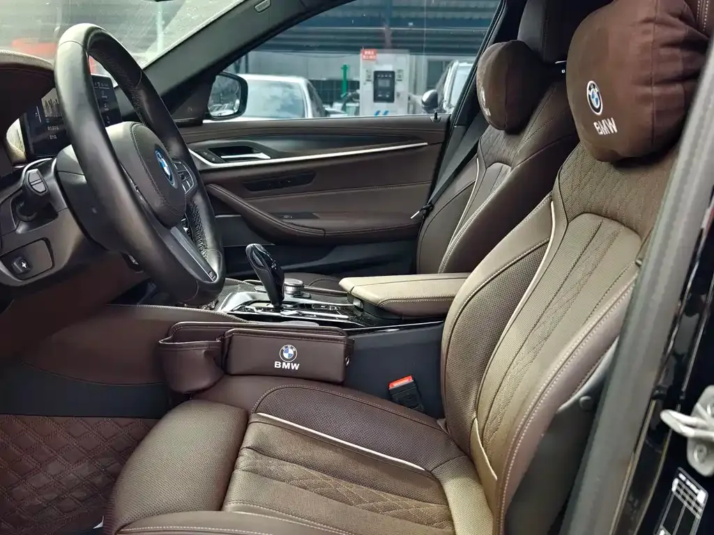 BMW 5 Series New Energy — фото 9
