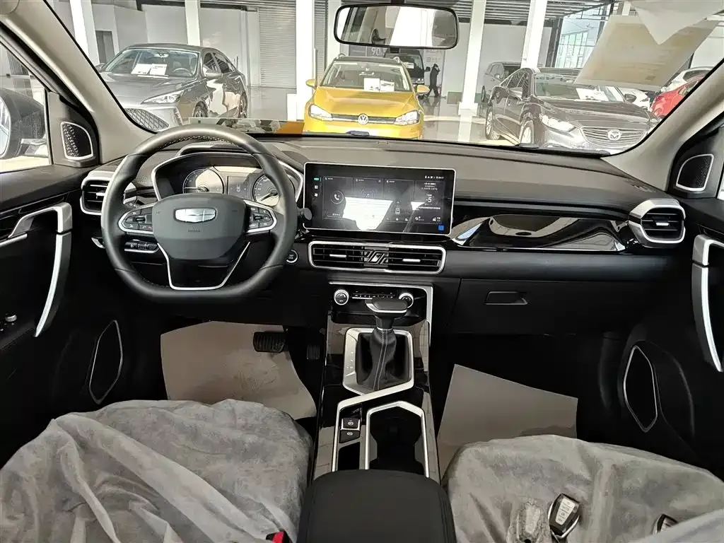 Geely Binyue — фото 10