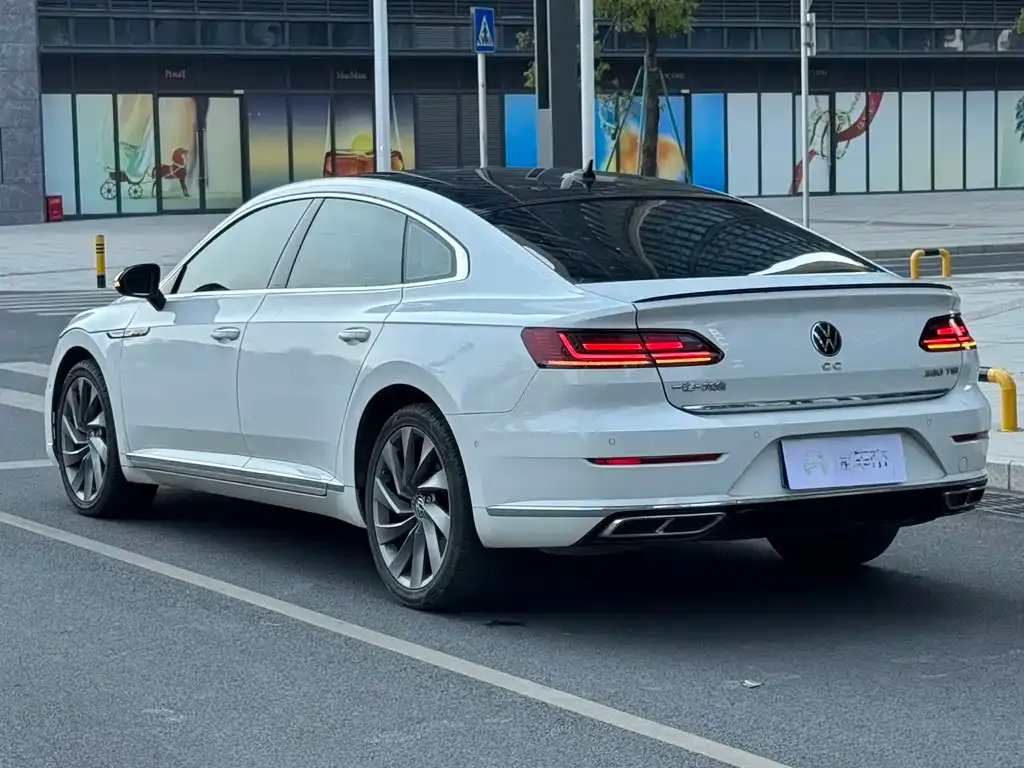 Volkswagen CC — фото 3