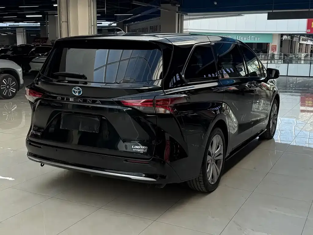 Toyota Sienna — фото 7