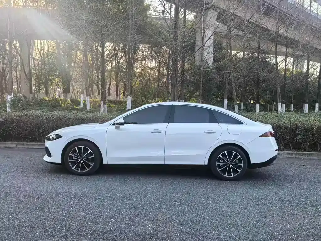 Roewe D7 — фото 10
