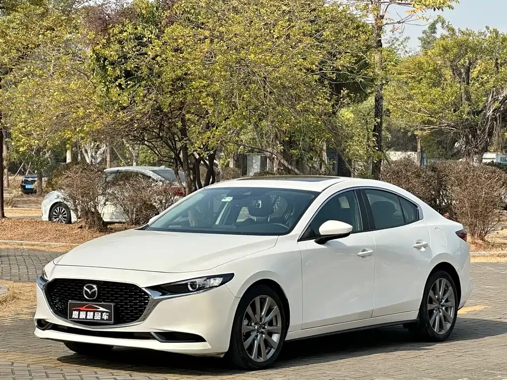 Mazda 3 Axela — фото 1