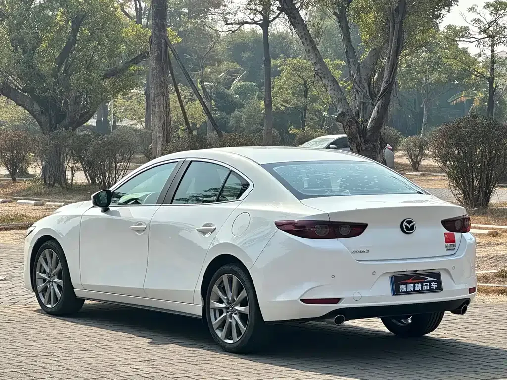 Mazda 3 Axela — фото 2