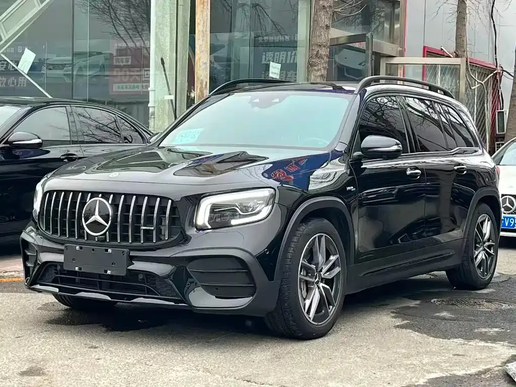 Mercedes-Benz GLB AMG — фото 1