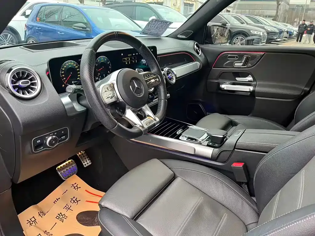 Mercedes-Benz GLB AMG — фото 8