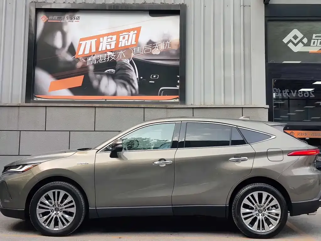 Toyota Harrier — фото 10