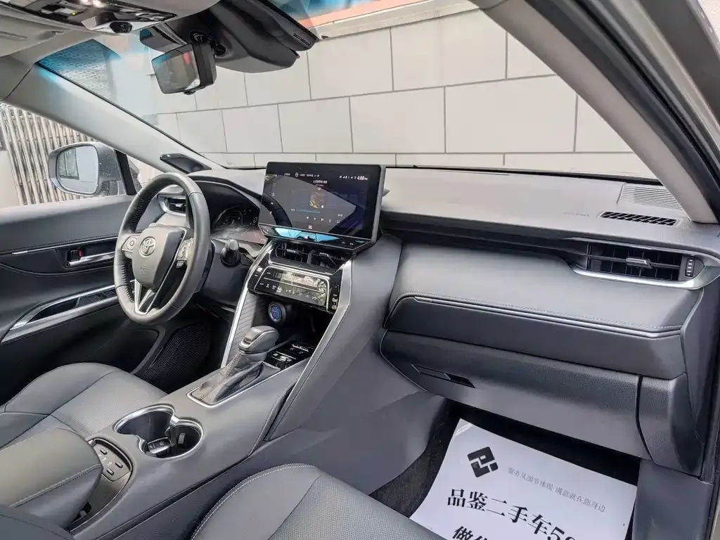 Toyota Harrier — фото 8