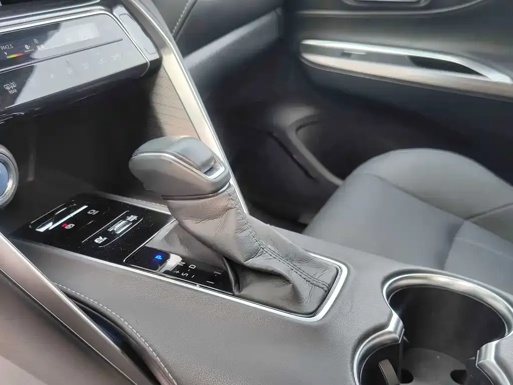 Toyota Harrier — фото 3
