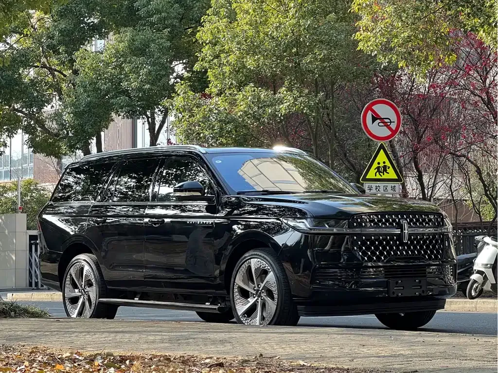 Lincoln Navigator — фото 9