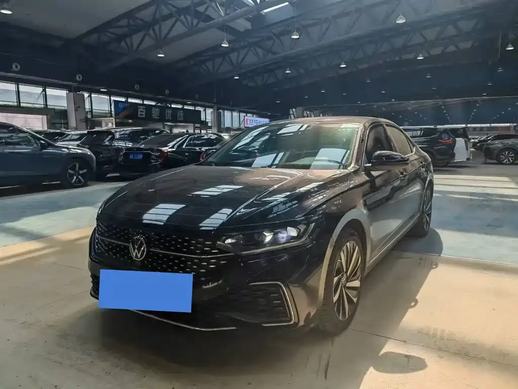 Volkswagen Passat — фото 1