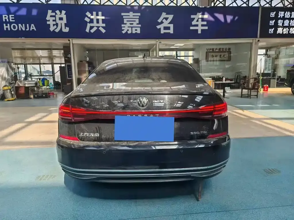 Volkswagen Passat — фото 7