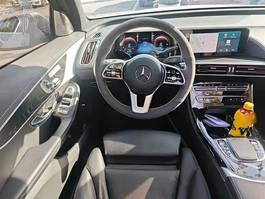 Mercedes-Benz EQC — фото 10