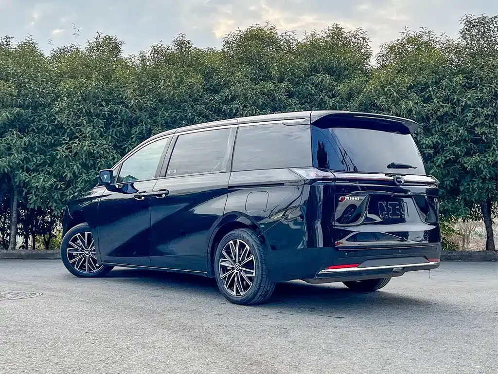 GAC Motor E8 Hybrid — фото 7