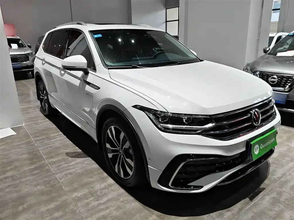 Volkswagen Tiguan L — фото 4