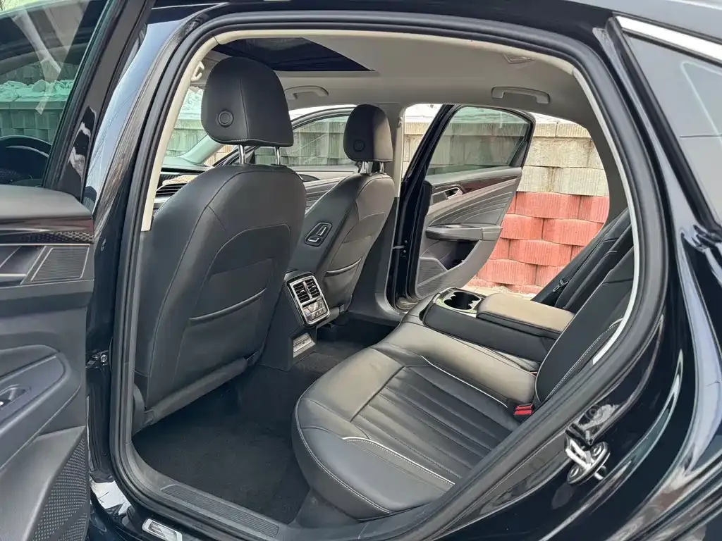 Volkswagen Passat — фото 8