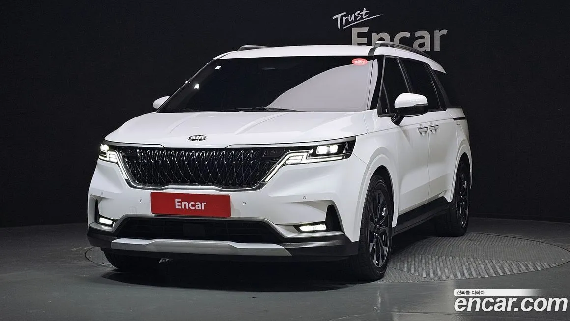 Kia Carnival — фото 1
