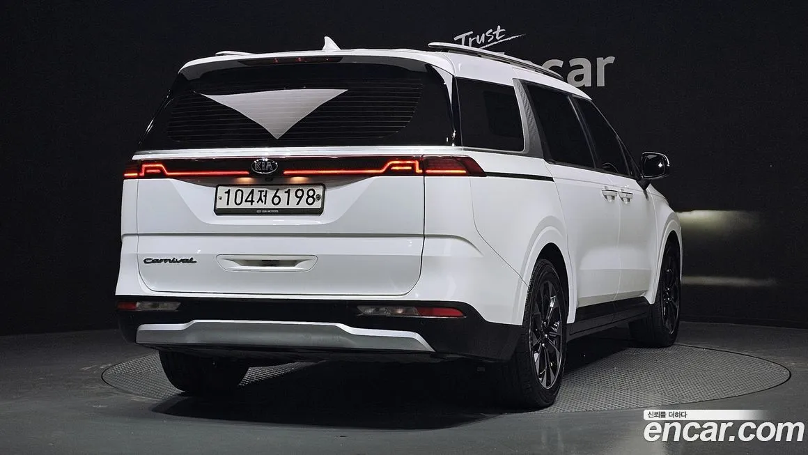Kia Carnival — фото 2
