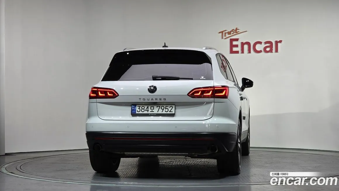 Volkswagen Touareg — фото 2