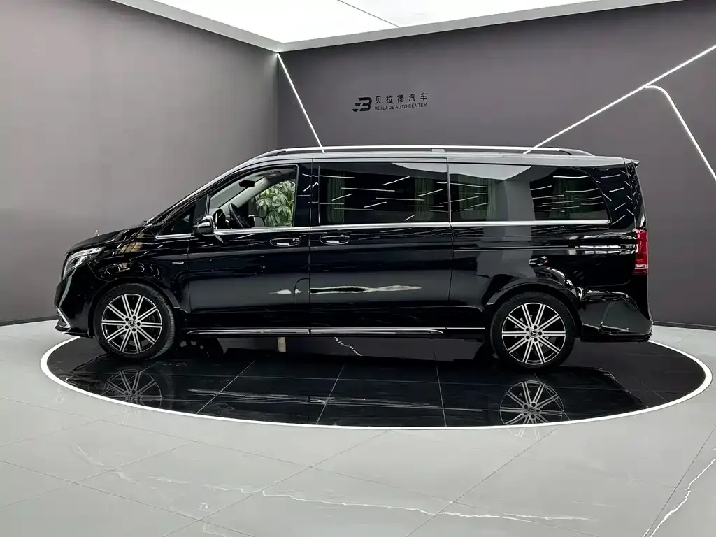 Mercedes-Benz V-Class — фото 10