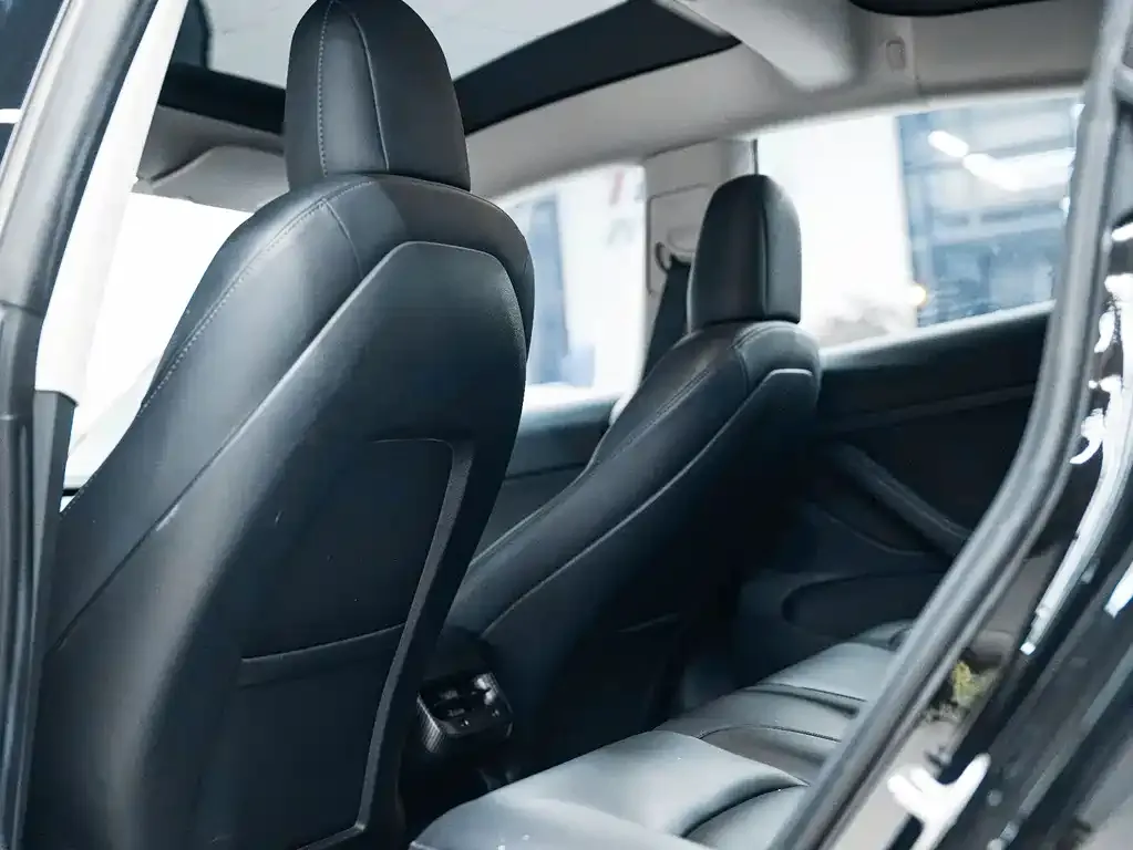 Tesla Model 3 — фото 2