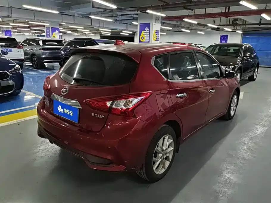 Nissan Tiida — фото 5