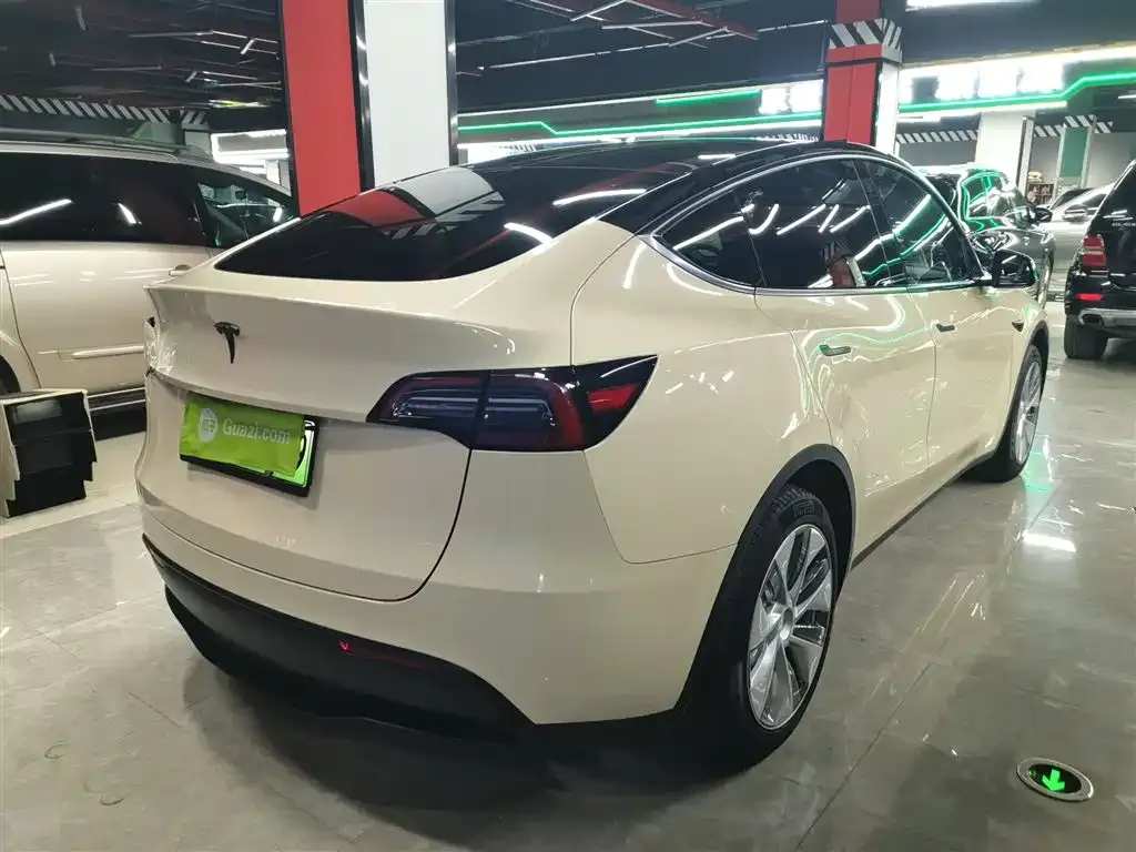 Tesla Model Y — фото 4