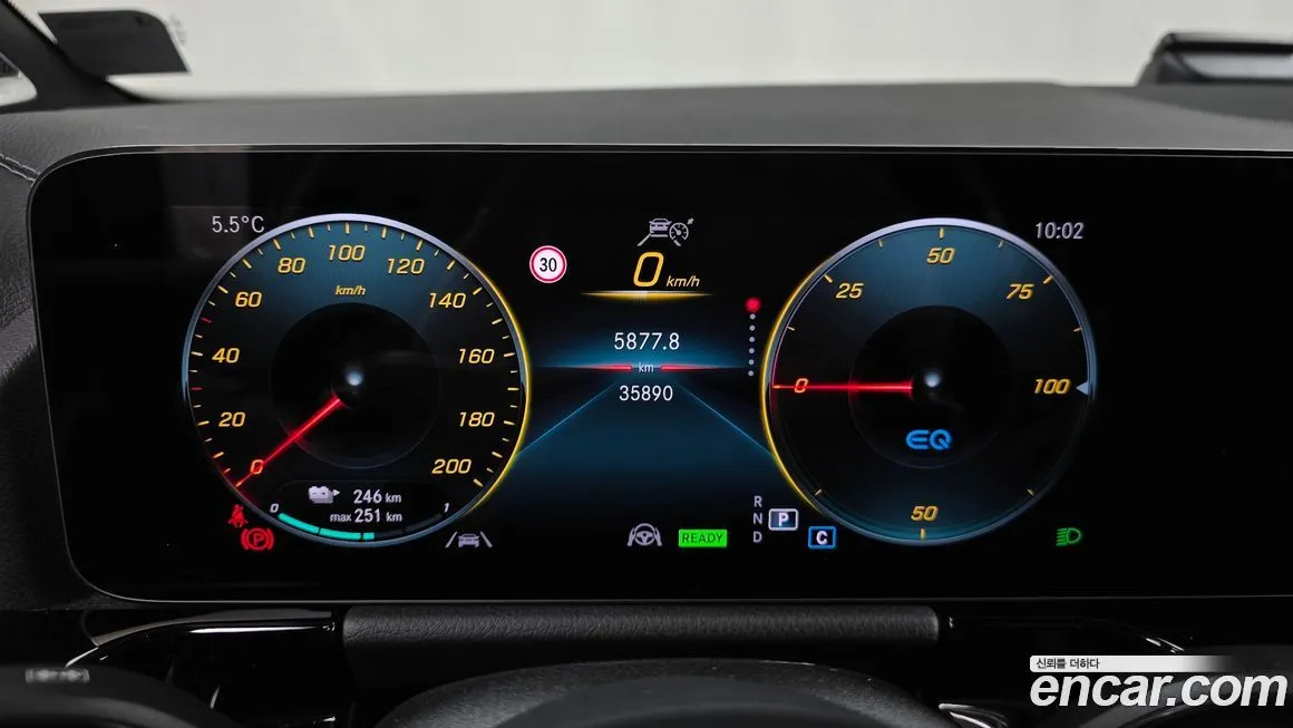 Mercedes-Benz EQA — фото 10