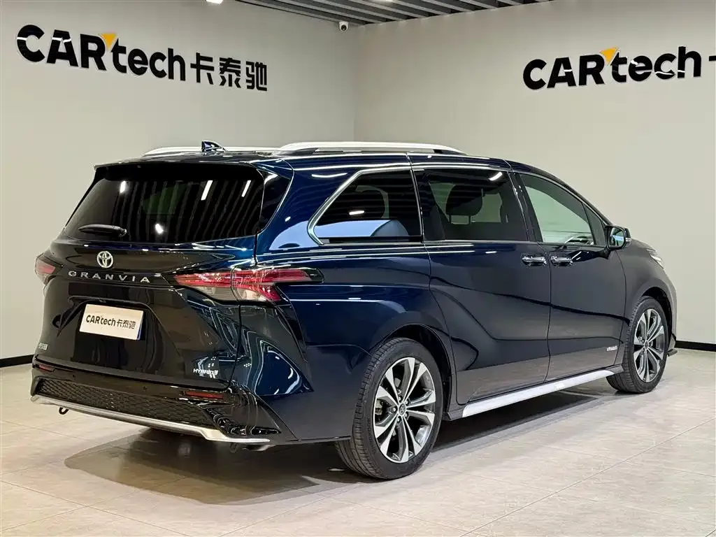 Toyota Granvia — фото 7